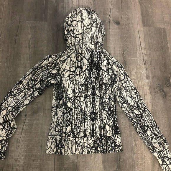 *Rare* Scuba Sweater - Picture 2 of 7